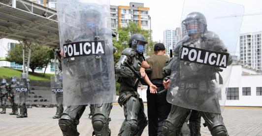 Policía no podrá disparar para defender bienes materiales, solo para salvar vidas