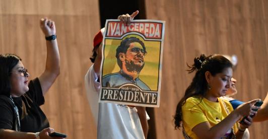 Iván Cepeda arrasa en Bogotá con más del 52 % de los votos