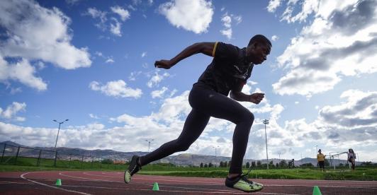 Ronal Longa rompe records en el Panamericano de Atletismo