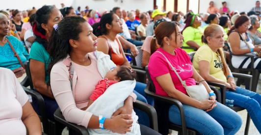 Mujeres con trabajo remunerado. / Foto: DPS.