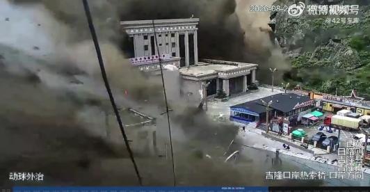 Tragedia en Nepal más de 90 muertos y cientos de desaparecidos tras devastadora inundación en la frontera con China