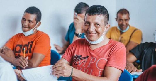 Más allá de las letras: el reto de alfabetizar a millones de colombianos