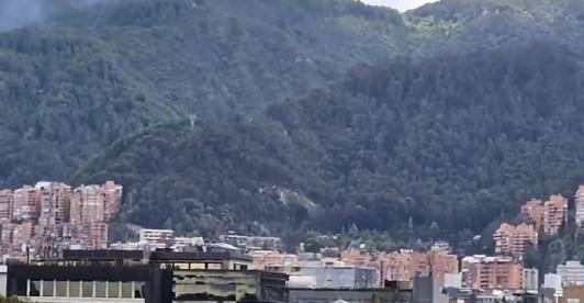 Incendio forestal es reportado en los Cerros Orientales de Bogotá