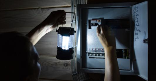 Colombia priorizara el consumo interno de energía para evitar un apagón eléctrico