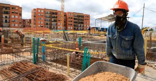 Gobierno busca proteger al trabajador y generar empleo formal