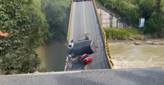 ¿Por-que-colapso-el-puente-del-rio-La-Vieja-La-Contraloria-se-pronuncio.jpg