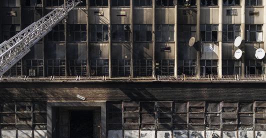 Al-menos-73-muertos-deja-un-incendio-de-un-edificio-de-Johannesburgo.jpg