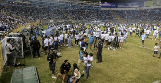 Al-menos-doce-muertos-por-estampida-en-un-estadio-de-El-Salvador.jpg