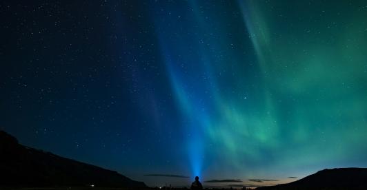 Auroras-boreales-de-nuevo-teniran-el-cielo-esta-noche-¿que-las-produce-y-que-efectos-tendrian.jpg