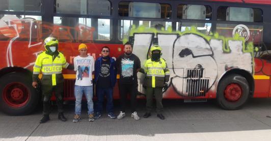 Buses-TransMilenio-vandalizados.jpg