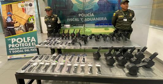 Capturan-en-el-aeropuerto-El-Dorado-a-presunto-coronel-del-Ejercito-con-armamento.jpg