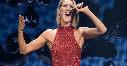 Celine-Dion-durante-la-apertura-de-su-tour-Courage-en-2019.jpg