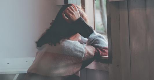 Consumir-alcohol-durante-la-menopausia-puede-empeorar-los-sintomas.jpg