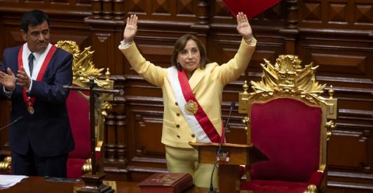 Dina-Boluarte_-Fiscalia-de-Peru-llamo-a-declarar-a-la-presidenta-por-muertes-en-protestas.jpg