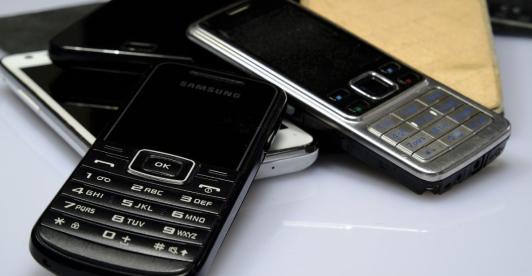 El-celular-cumple-50-anos-conectando-al-mundo.jpg