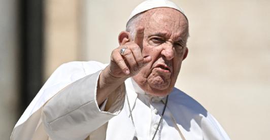El-papa-Francisco-operado-de-urgencia-por-un-riesgo-de-obstruccion-intestinal.jpg