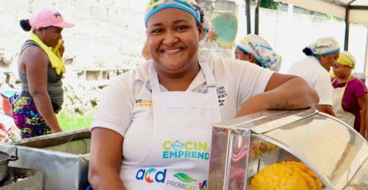 Empresas-trabajan-junto-a-30-matronas-para-fortalecer-la-tradicion-de-la-arepa-de-huevo.jpg