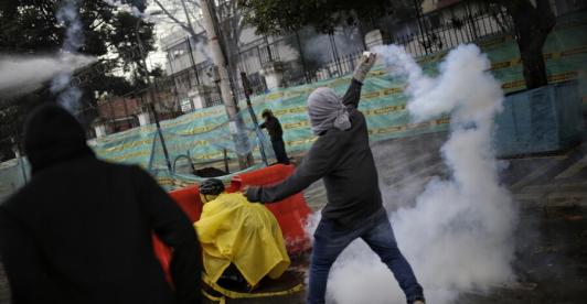 Enfrentamientos-con-el-ESMAD-foto-Colprensa.jpg