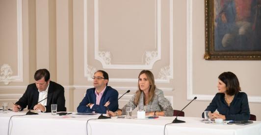 Equipo-de-empalme-presidente-Duque-foto-Colprensa.jpg