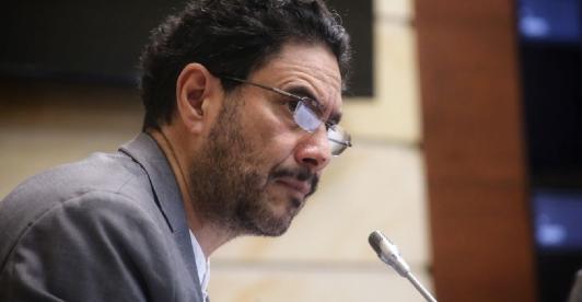 Esta-avanzando-la-politica-de-paz-total_-senador-Ivan-Cepeda.jpg