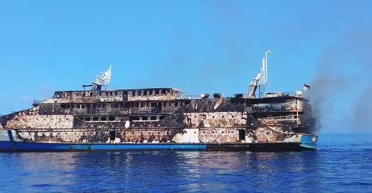 Ferry-indonesia-1.jpg