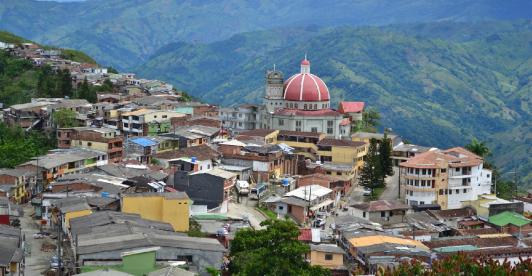 Grave-situacion-en-Valdivia-Antioquia-por-enfrentamientos-del-Eln-y-Clan-del-Golfo.jpg