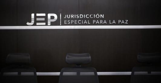 Investigan-a-16-exoficiales-por-presunto-paramilitarismo.jpg
