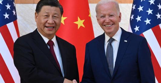 Joe-Biden-y-Xi-Jinping-acercaron-posturas-pero-algo-los-mantiene-separados.jpg