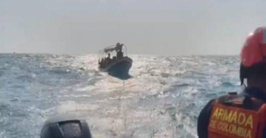 La-Armada-rescato-a-15-personas-en-emergencia-en-el-mar-de-Cartagena.jpeg