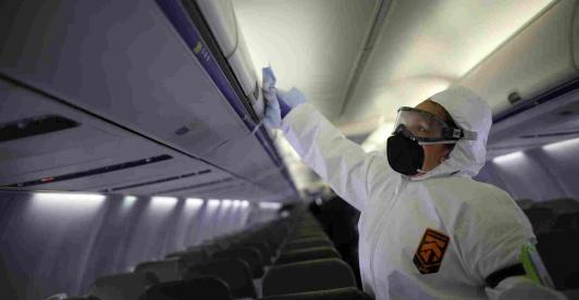 Limpieza-de-aviones-por-coronavirus-Foto-Colprensa.jpg