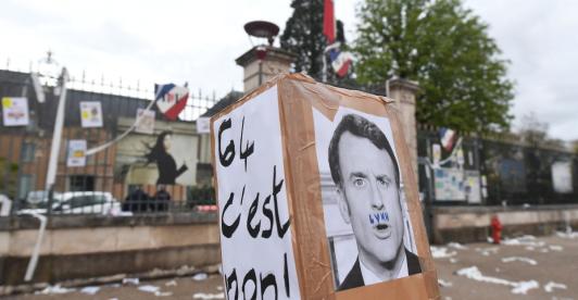 Macron-promulgo-su-impopular-reforma-de-las-pensiones-en-Francia.jpg