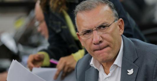 Nadie-puede-y-menos-un-expresidente-incitar-a-las-Fuerzas-Armadas-a-desobedecer-al-Gobierno-Roy-Barreras-sobre-Alvaro-Uribe.jpg