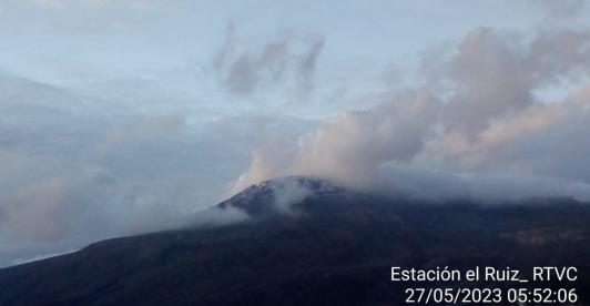 Nevado-del-Ruiz-columna-de-ceniza-alcanzo-los-2.800-metros-de-altura.jpg
