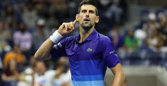 Novak-Djokovic-y-publico.jpg