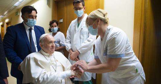 Papa-Francisco-Hospital.jpeg
