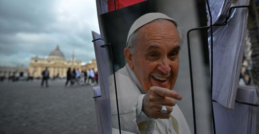 Papa-Francisco-informaron-que-mejoro-y-ya-volvio-al-trabajo.jpg