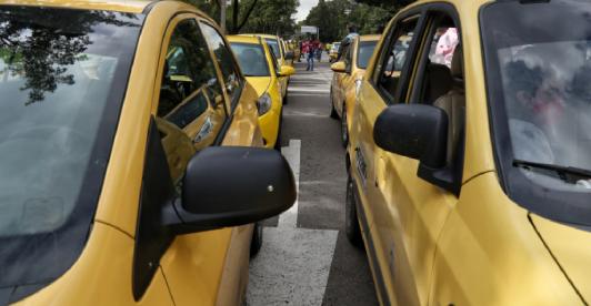 Paro-de-taxistas-en-Bucaramanga-por-precio-de-la-gasolina.jpg
