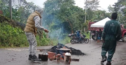 Paro-de-transportadores-en-Viota-Cundinamarca.jpg