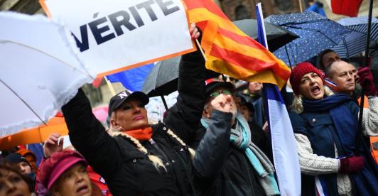 Protestas-Francia-Pasaporte-Covid.jpg