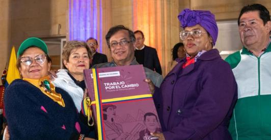 Reforma-laboral-ya-fue-radicado-el-proyecto-de-ley-presidente-Gustavo-Petro.jpg
