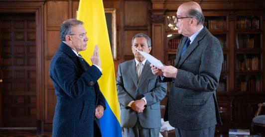 Roy-Barreras-se-posesiono-como-embajador-de-Colombia-en-Reino-Unido.jpg