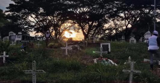 Sorprenden-a-hombre-con-8-cruces-robadas-en-cementerio-del-Atlantico.jpg