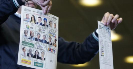 Tarjeton-Definitivo-foto-Colprensa.jpg