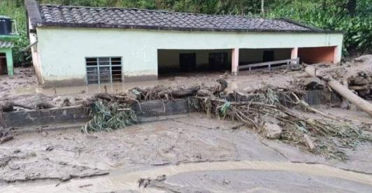Temporada-de-lluvias_-5-municipios-afectados-y-varias-vias-taponadas-en-Narino.jpg