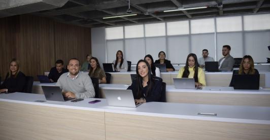 Transformando-el-futuro-empresarial-posgrados-colombianos-abren-camino-para-resolver-desafios.jpg