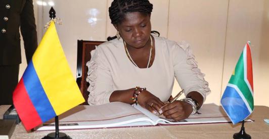 Visita-de-la-vicepresidenta-Francia-Marques-a-Sudafrica.jpg