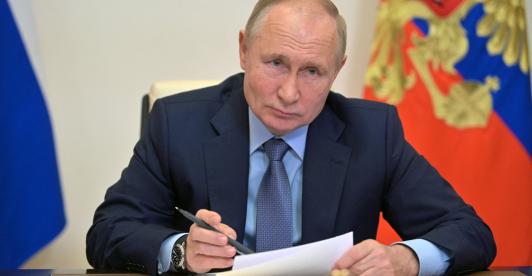 Vladimir-Putin-Covid.jpg