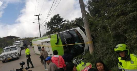 accidente-de-ruta-escolar-mochuelo.jpg