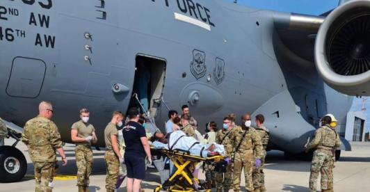 afgana-da-a-luz-en-avion-de-estados-unidos.jpg