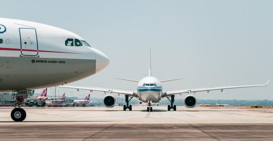 airplane-7359232_1280.jpg